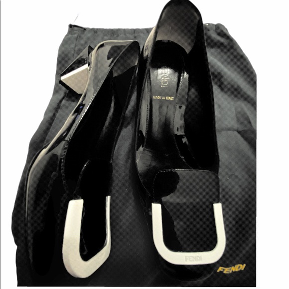 Vintage FENDI kitten heels! - Picture 2 of 9